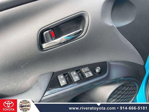 Used 2017 Toyota Prius Prime Premium FWD image 16