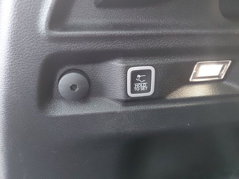 Used 2021 Jeep Grand Cherokee L Limited AWD/4WD image 16
