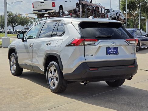 Used 2025 Toyota RAV4 XLE FWD image 7