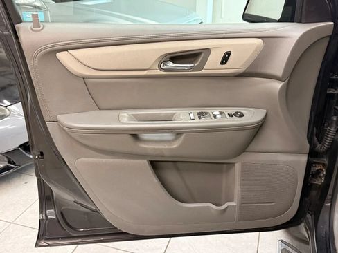 Used 2015 Chevrolet Traverse LS FWD image 15