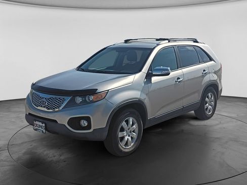 Used 2013 Kia Sorento LX w/ Convenience Pkg FWD image 3