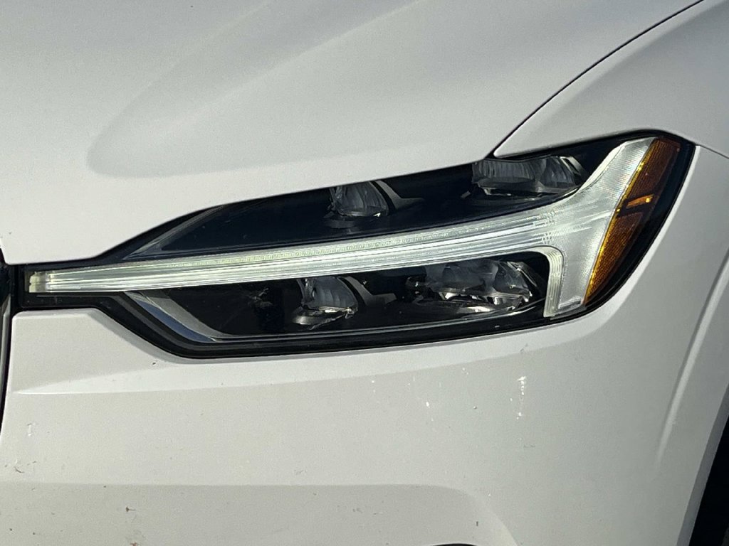 Used 2020 Volvo XC60 T5 Momentum FWD image 8