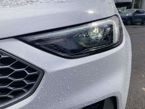 Used 2024 Ford Edge SEL image 11