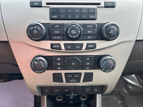 Used 2009 Ford Focus SES FWD image 25
