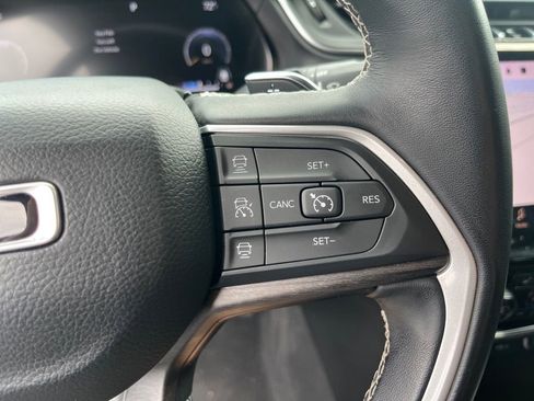 Used 2022 Jeep Grand Cherokee L Limited AWD/4WD image 26