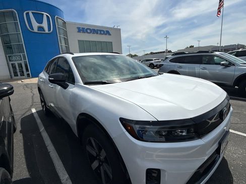 Used 2025 Honda Prologue Touring image 3