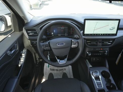 Used 2025 Ford Escape SE image 21