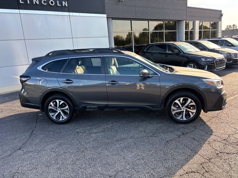 Used 2021 Subaru Outback Limited w/ Popular Package #2 AWD/4WD image 8