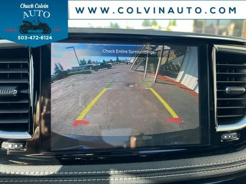 Used 2025 Chrysler Pacifica Limited FWD image 20