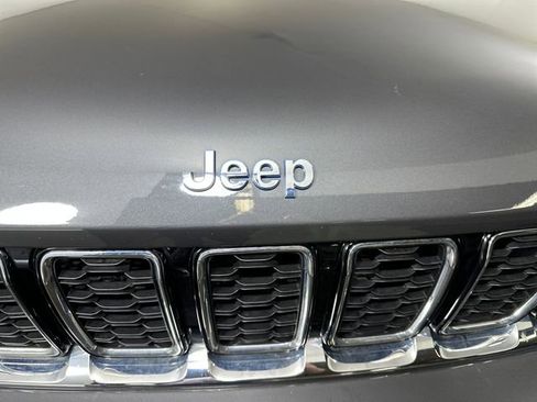 Used 2024 Jeep Grand Cherokee Limited 4xe image 9