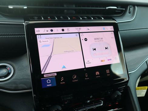 New 2025 Jeep Grand Cherokee Limited image 24