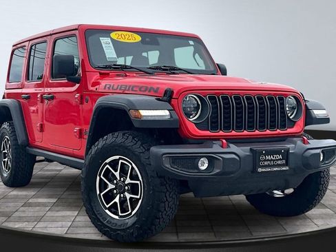 Used 2025 Jeep Wrangler Unlimited Rubicon w/ Convenience Group AWD/4WD image 4