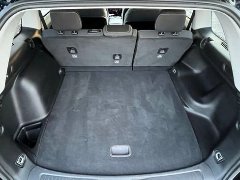 Used 2023 Jeep Grand Cherokee Laredo image 26