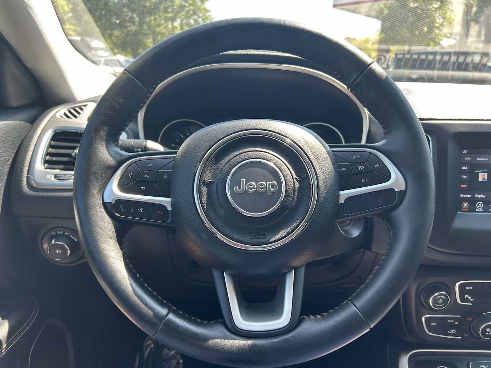 Used 2019 Jeep Compass Latitude w/ Popular Equipment Group AWD/4WD image 14