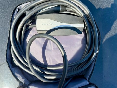 Used 2013 Tesla Model S Performance image 29