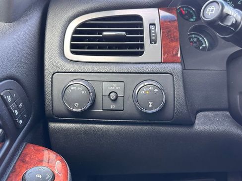 Used 2013 Chevrolet Tahoe LTZ image 31