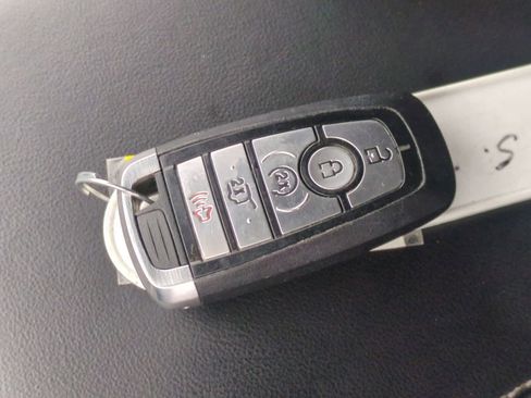 Used 2022 Ford Explorer XLT w/ Equipment Group 202A image 35