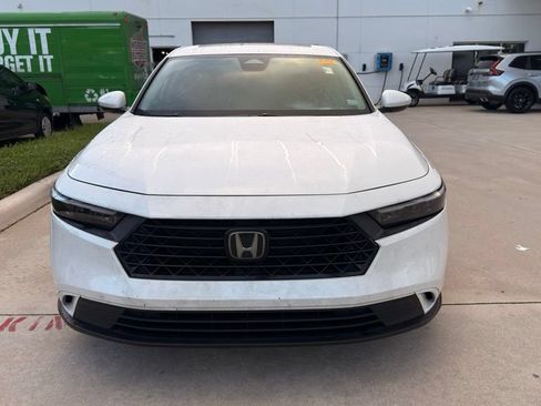 Used 2023 Honda Accord EX image 3