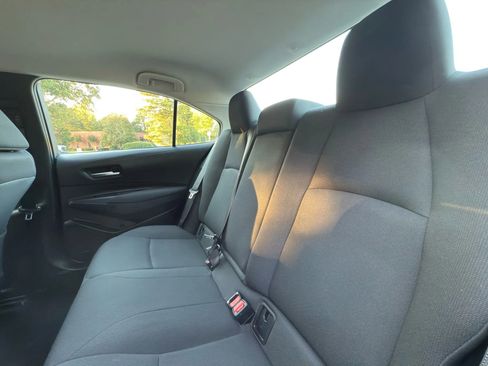 Used 2021 Toyota Corolla LE image 20