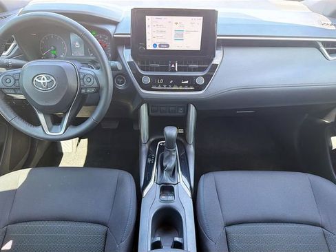 Used 2023 Toyota Corolla Cross AWD Hybrid image 18