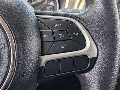 Used 2018 Jeep Compass Sport image 32