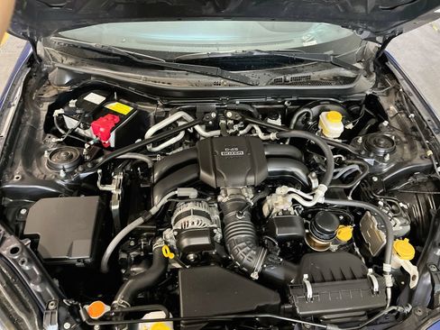 Used 2025 Toyota GR86 Premium w/ ALL Weather Mat Package (TMS) RWD image 27