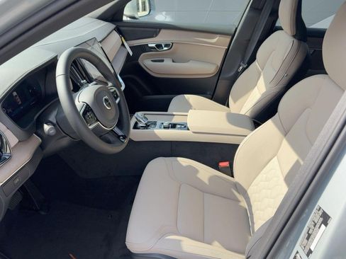 Used 2026 Volvo XC90 B6 Plus w/ Protection Package AWD/4WD image 5
