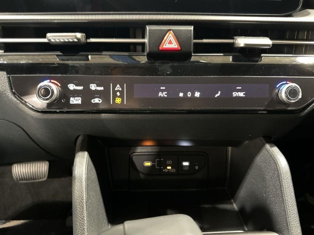 New 2026 Kia Sportage SX FWD image 17