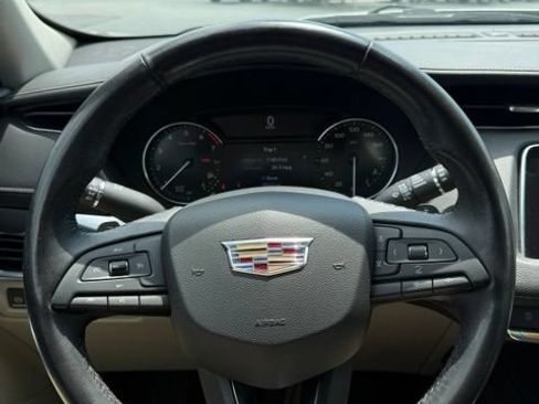 Used 2019 Cadillac XT4 Luxury FWD image 13