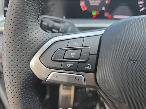 New 2026 Volkswagen Tiguan SE R-Line FWD image 22