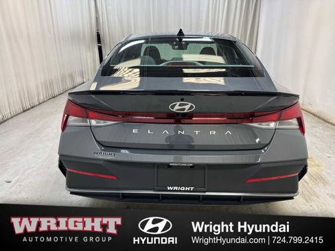 Certified 2025 Hyundai Elantra Sport FWD image 5