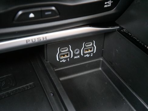 Used 2022 Chrysler Pacifica Pinnacle image 33