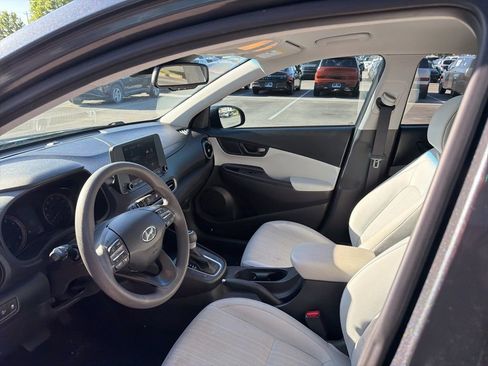 Used 2022 Hyundai Kona SEL image 17