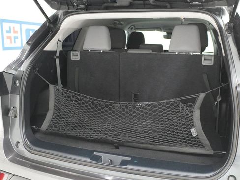 Used 2022 Toyota Highlander L FWD image 31