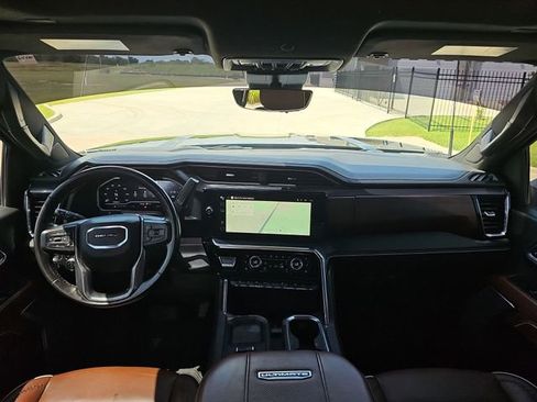 Used 2024 GMC Sierra 2500 Denali Ultimate image 20