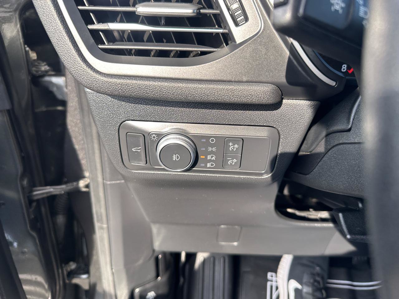 Used 2020 Ford Escape SEL AWD/4WD image 16