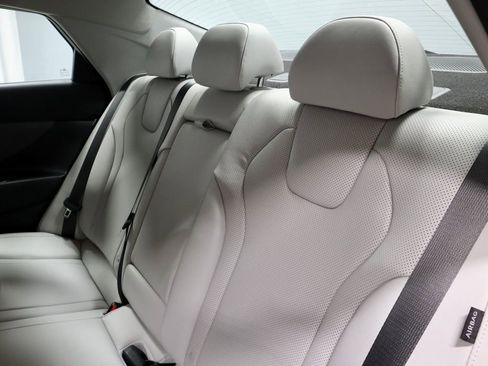 Certified 2025 Hyundai Elantra Limited w/ Cargo Package image 23