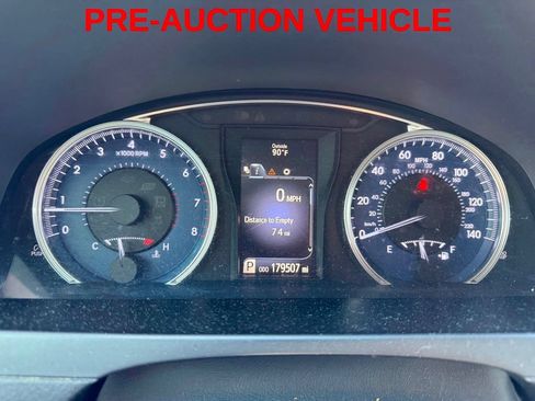 Used 2016 Toyota Camry LE FWD image 5