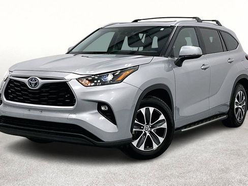 Used 2024 Toyota Highlander XLE image 14
