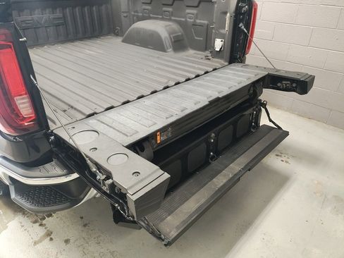 Certified 2021 GMC Sierra 1500 SLT w/ SLT Premium Plus Package image 18