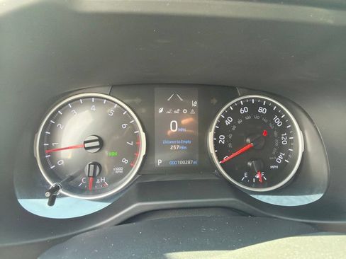 Used 2022 Toyota RAV4 LE FWD image 6