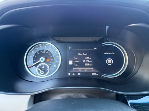 Used 2025 Genesis G70 2.5T image 24