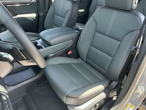 New 2026 GMC Acadia AT4 w/ Luxury Package AWD/4WD image 19