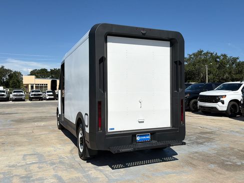 Used 2024 Chevrolet Brightdrop 400 w/ Commercial Equipment Package AWD/4WD image 6
