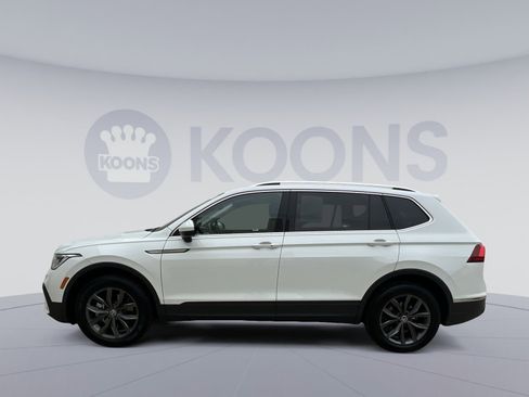 Used 2022 Volkswagen Tiguan SE image 2