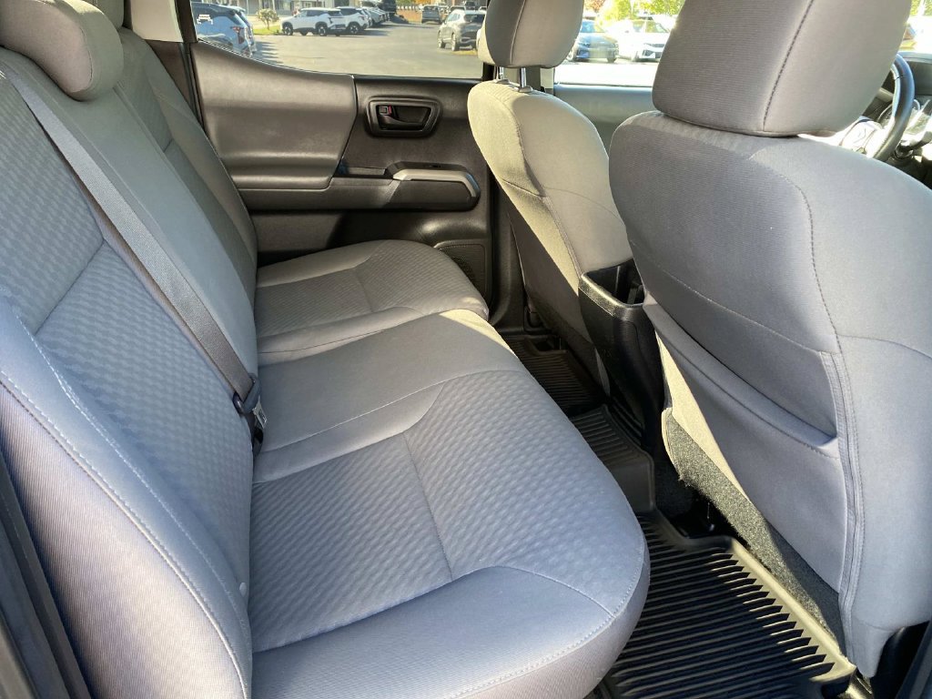 Used 2022 Toyota Tacoma SR5 AWD/4WD image 25