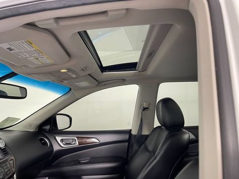 Used 2015 Nissan Pathfinder SL w/ SL Premium Package AWD/4WD image 11