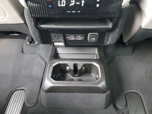 New 2026 Jeep Grand Wagoneer L 2WD image 22