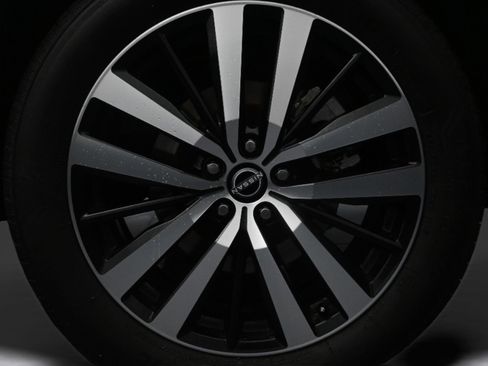 Used 2025 Nissan Pathfinder Platinum w/ Cargo Package AWD/4WD image 10