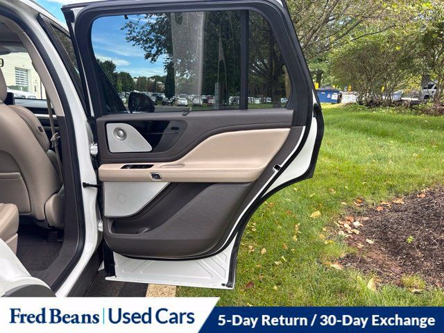 Used 2023 Lincoln Aviator Reserve w/ Equipment Group 201A AWD/4WD image 16